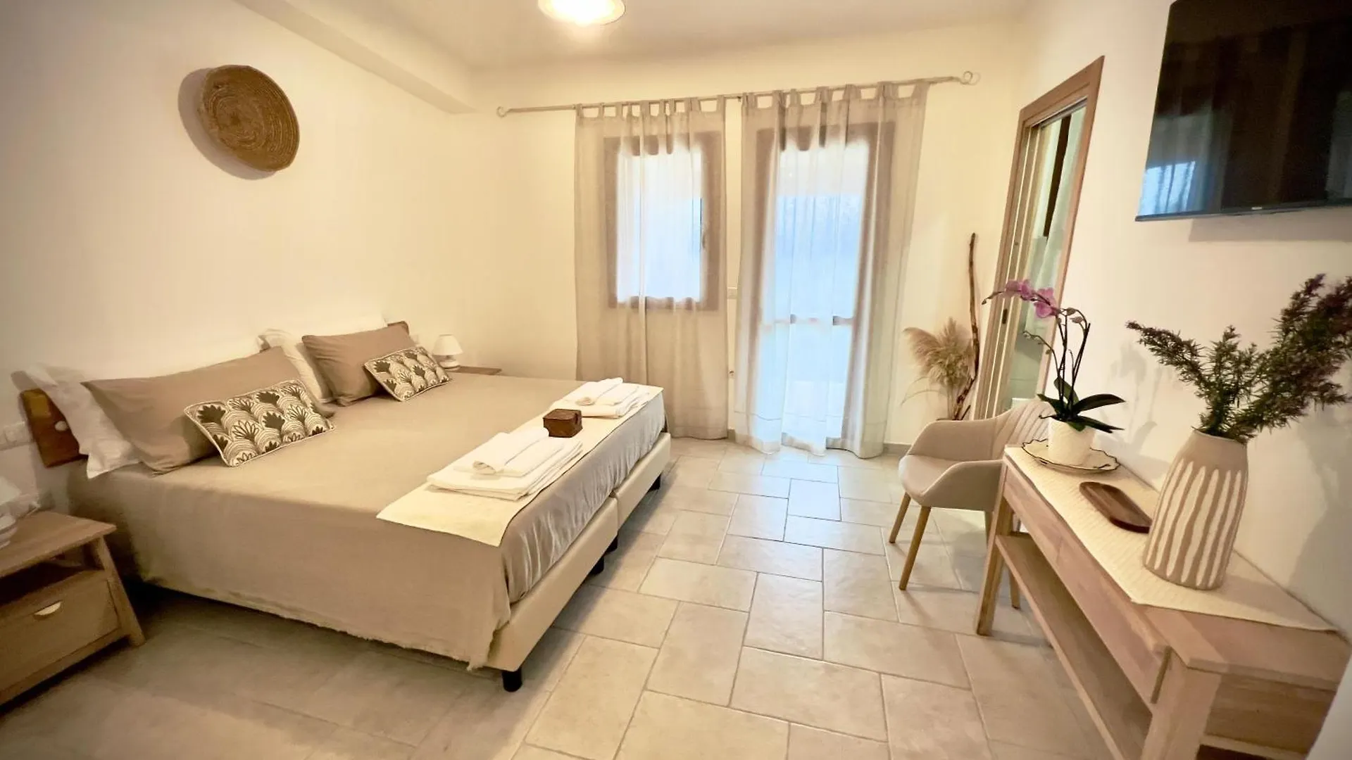 Hotel Domus La Roccia Pozzomaggiore Affittacamere