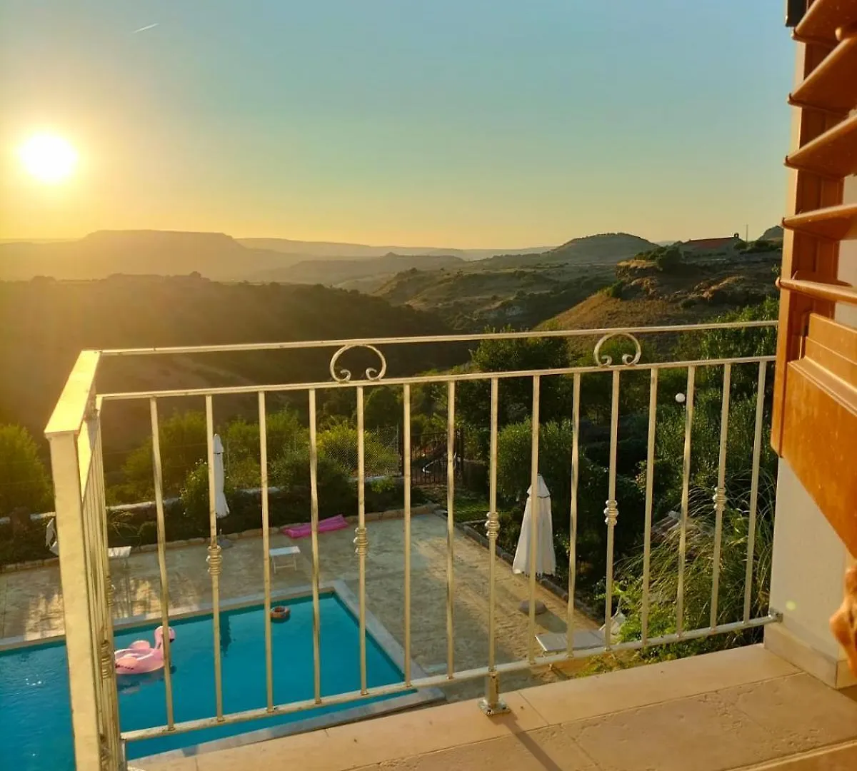 Affittacamere Hotel Domus La Roccia Pozzomaggiore