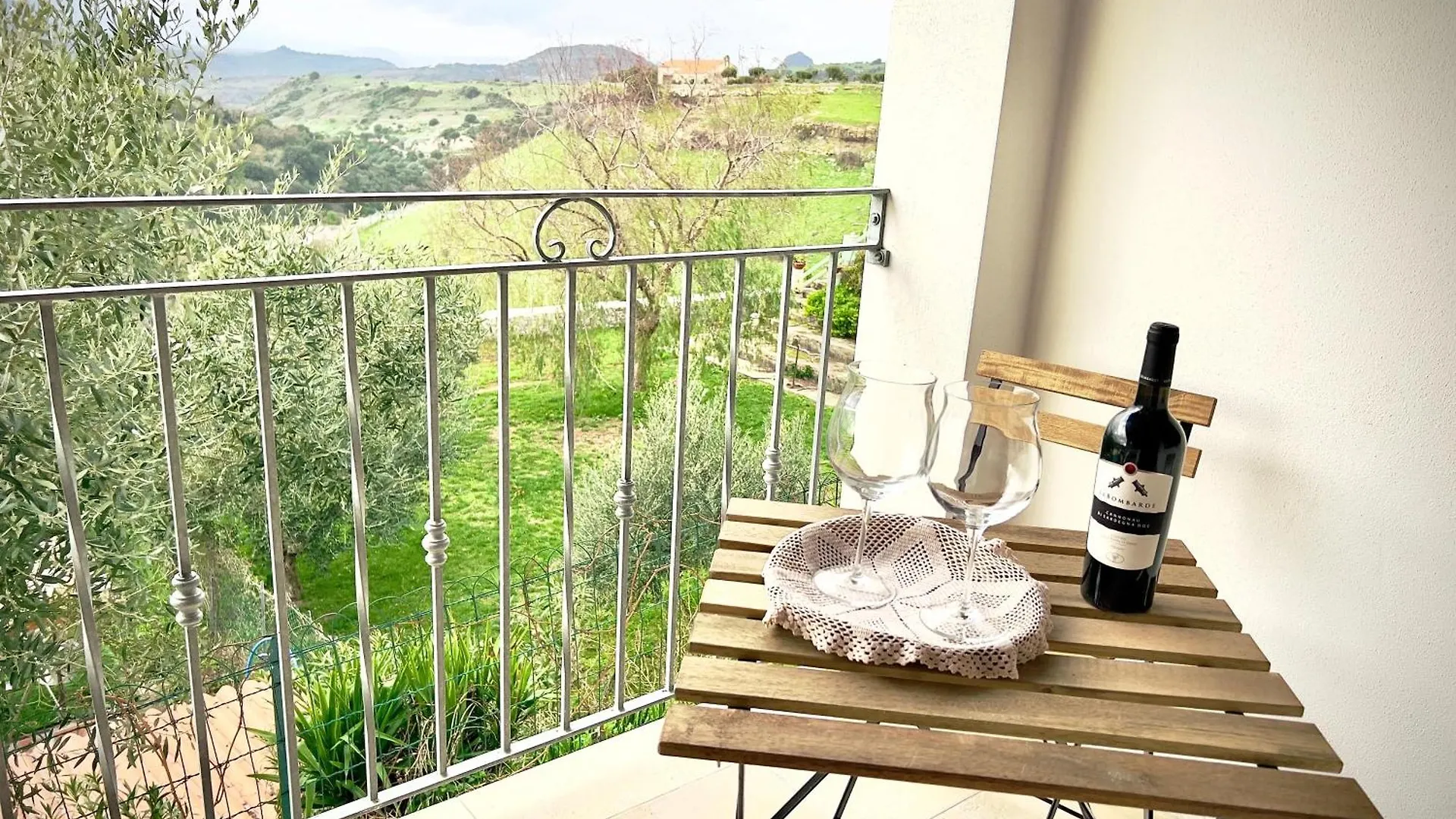 Domus La Roccia Hotell Pozzomaggiore